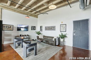 Building Photo - 1331 S Flores St