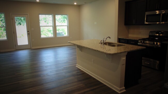Building Photo - 165 Peebles Dr