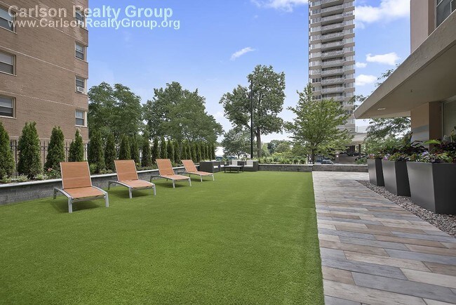 Foto del edificio - 5660 Sheridan Rd