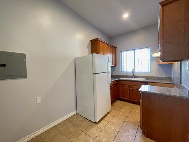 Building Photo - 1518 Hazelwood Ave