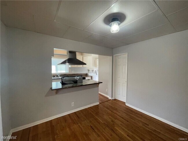 Foto del edificio - 4 br, 2 bath House - 326 E Linfield St