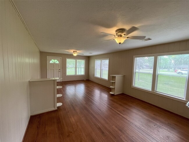 Building Photo - 1629 Bernie Ave
