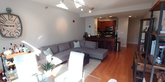 Foto del edificio - 1250 S Michigan Ave