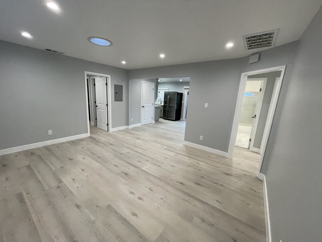 Living Room - 686 San Luisito Way