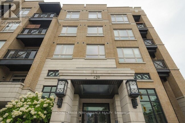 Building Photo - 429 Kent St