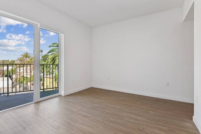 Building Photo - The Read