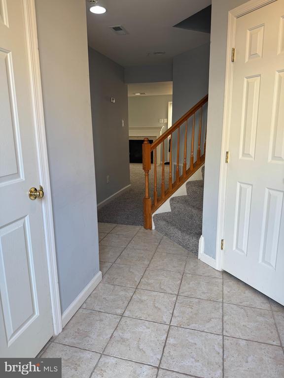 Building Photo - 9441 Birdhouse Cir