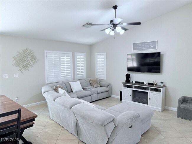 Foto del edificio - 5917 Pearlie May Ct