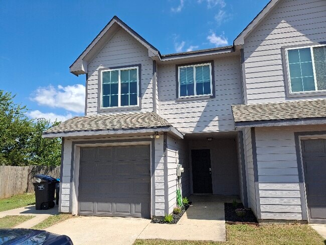 Building Photo - 4504-4506 Alamosa St