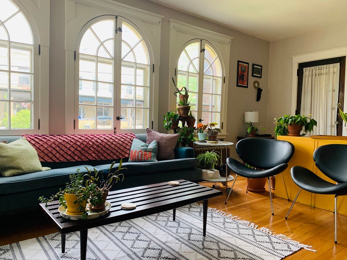 Primary Photo - 5642 Callowhill St