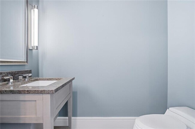 Building Photo - 1065 Peachtree St NE