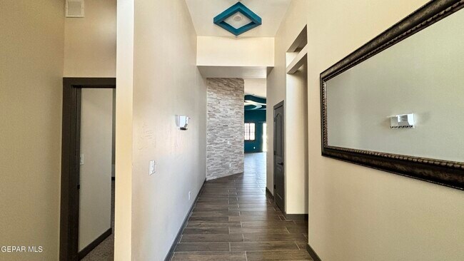 Foto del edificio - 12301 Desert Pine Ave