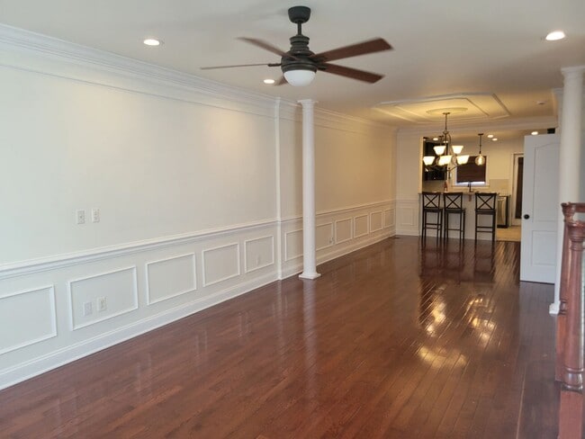 Building Photo - Stunning 3 BR/2.5 Townhome BA in Langston!