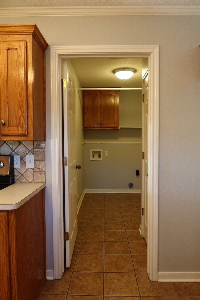 Foto del edificio - Charming 3-Bedroom Home with 2 Full Bathrooms in Waco, TX - Must See!