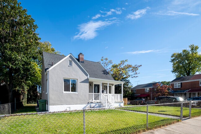 Foto del edificio - 4621 Greenhill Ave