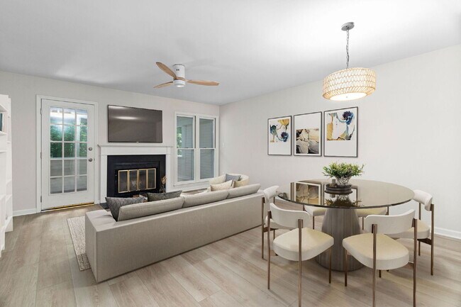 Foto del edificio - Stylish & Fully Updated 2-Bedroom Townhous...