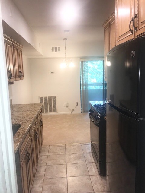 Building Photo - 2321 Freetown Ct