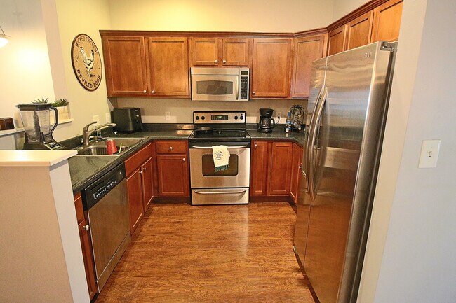 Building Photo - 6593 Reserve Dr
