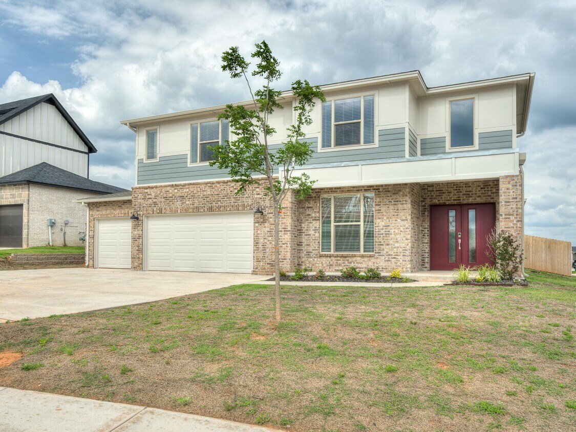 Foto principal - Beautiful New Construction Home in Edmond/...
