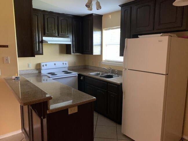 Building Photo - 411 48th Street