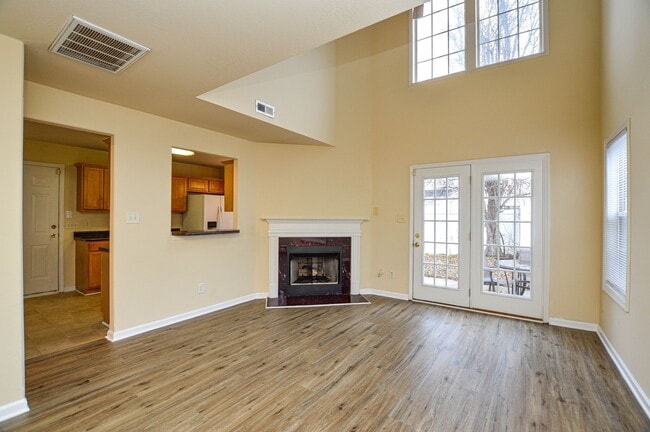 Building Photo - Charming 3 Bed, 2 Bath Home with fenced back yard!-**PRIMARY ON THE MAIN** COMING SOON!!!