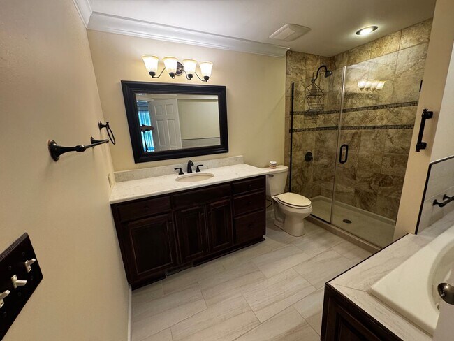 Foto del edificio - 4 bedroom,3.5bath.