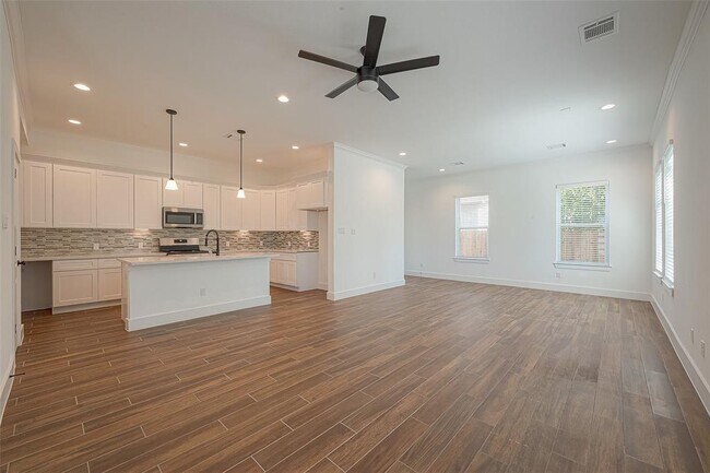 Foto del edificio - 13419 Scott St