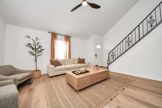 Foto del edificio - 8631 Valley Ledge Dr