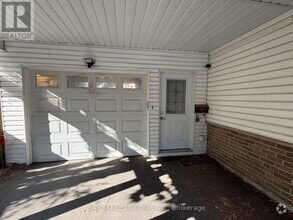 Building Photo - 7 Clareville Crescent