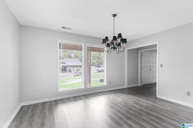 Building Photo - 3222 Tyrol Ln