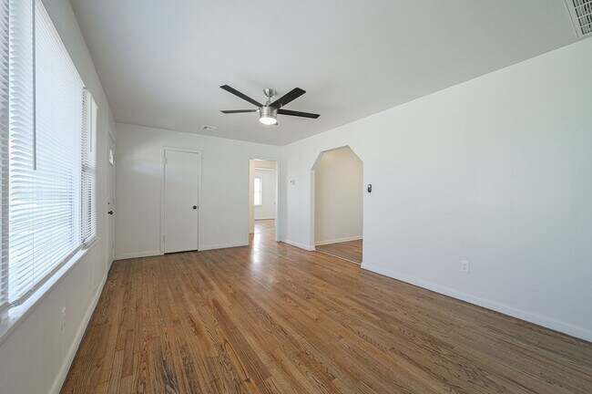 Foto del edificio - 5954 NW 35th St