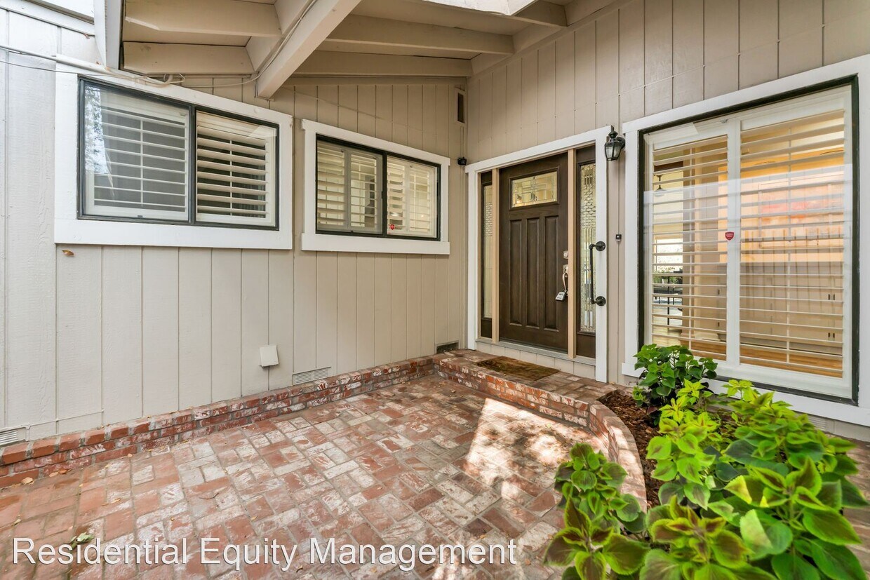 Primary Photo - 2 br, 2 bath House - 3557 Montclair Road