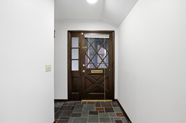 Foto del edificio - 4554 Sandringham Dr