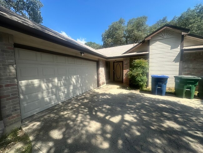 Building Photo - 9515 Brook Green