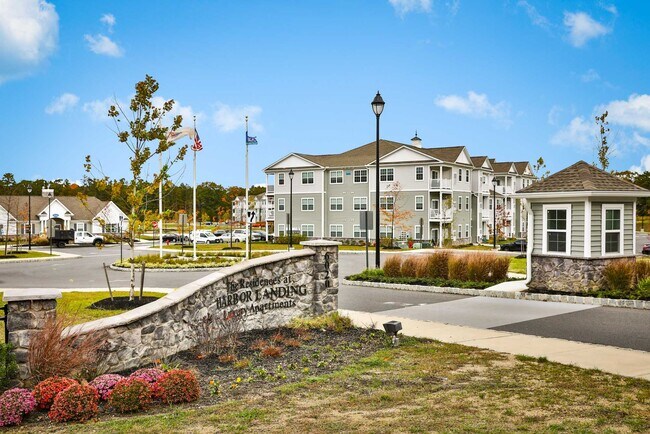 Foto del edificio - The Residences at Harbor Landing