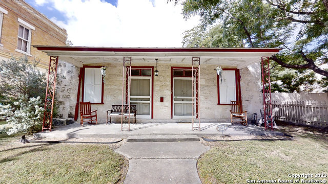 Primary Photo - 130 Lavaca St