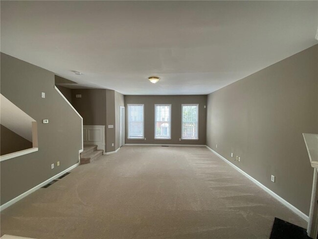 Building Photo - 4019 Howell Park Rd