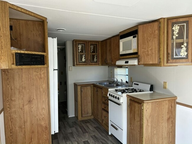 Foto del edificio - 17031 US-301