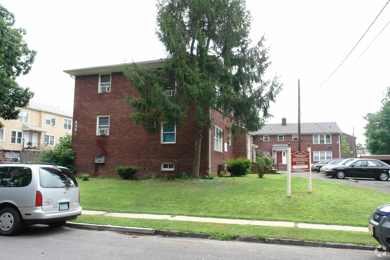 Building Photo - 412-420 Vine St