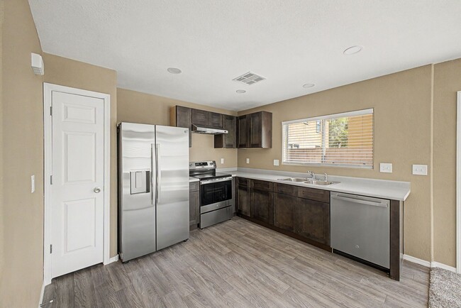 Building Photo - 6451 W Branham Ln