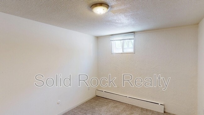 Building Photo - 1411 S Corona Ave