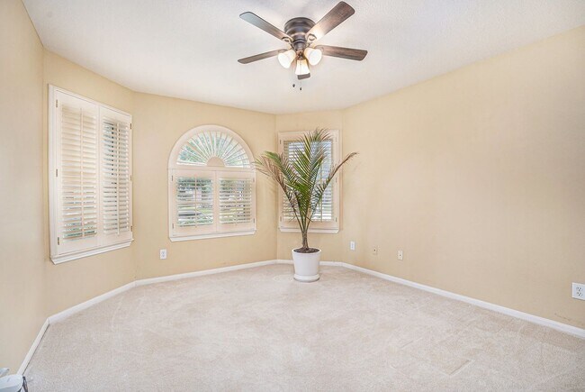 Foto del edificio - 618 Bay Oaks Dr
