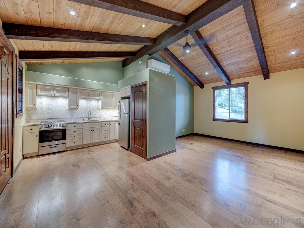 657 Rolling Hills Rd Unit A, Vista, CA 92081 Condo for Rent in Vista