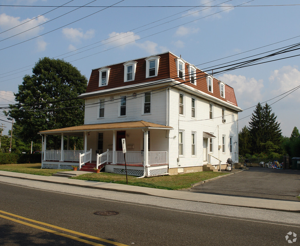 Foto principal - 13 Kirkwood Rd