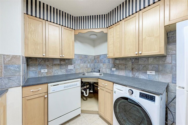 Foto del edificio - 2404 Longview St