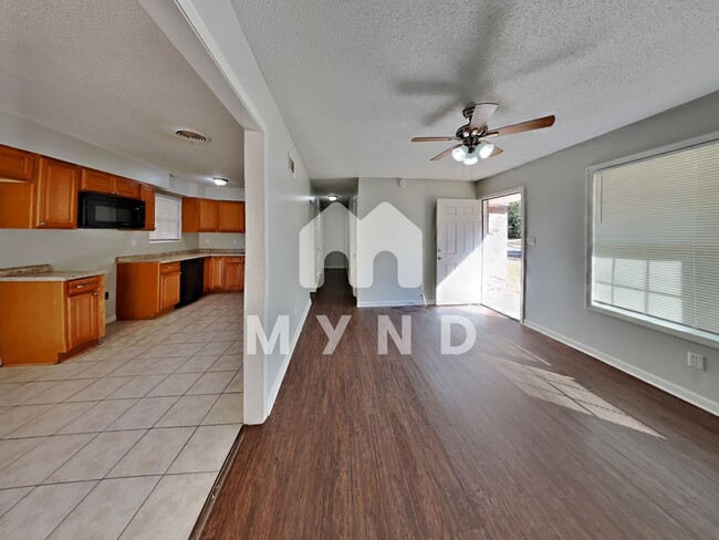 Foto del edificio - 6575 Ridgewood Rd