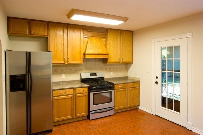 Building Photo - 5901 S 1st St