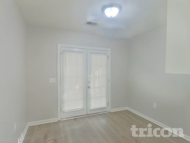 Building Photo - 1 Tomafield Ct