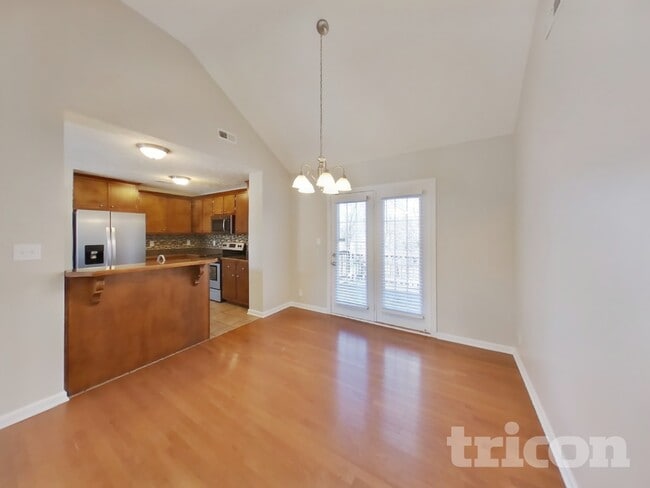 Building Photo - 1457 Mutual Dr