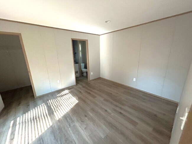 Foto del edificio - 6621 W Ridge Rd